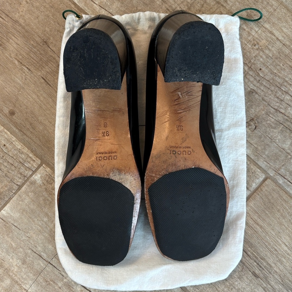 Gucci Women's Black Patent Leather Heels - Picture 4 of 5
